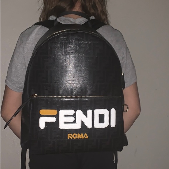 FENDI BACKPACK 🎒✨ - Picture 2 of 4